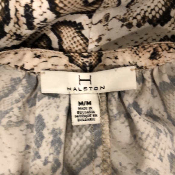 Halston snake print top V neck SZ  M - Picture 6 of 6
